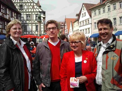 v.l. DGB-Kreisvorsitzende Christa Gerdes, Simon Berninger, Anita Kern und Reiner Büttner